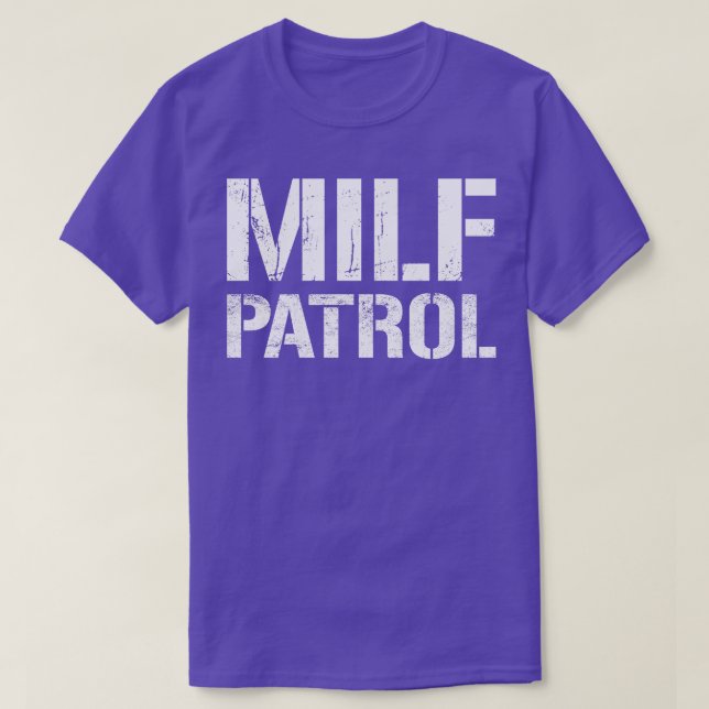 Vit text i Vintagen Milf Patrol T Shirt (Design framsida)