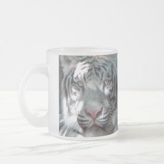 Vit Tiger Frostad Glasmugg (Vänster)