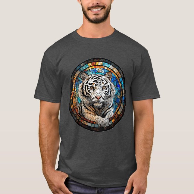 Vit tiger i en livfull cirkulär design t shirt (Framsida)