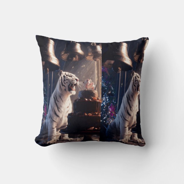 Vit Tiger Kvällsfirande Kudde (Framsida)