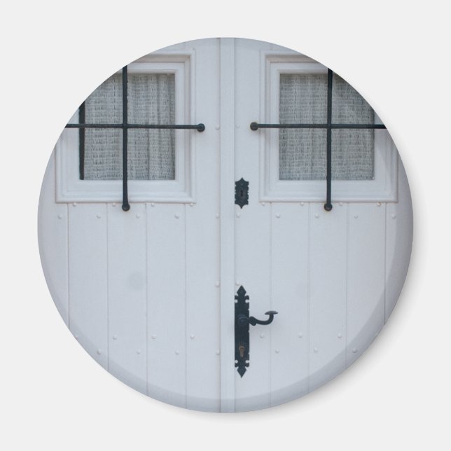 Vit trädörr med svart Järn Pub Magnet (Framsidan)