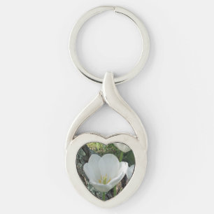 Vit tulips, färglös trio twisted heart silverfärgad nyckelring