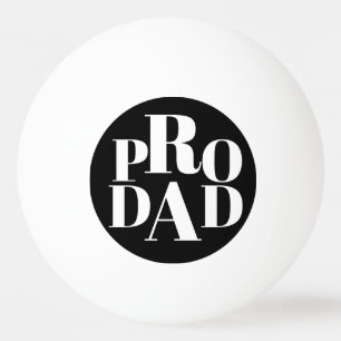 Vit typografi på Black Pro Pappa Pingisboll