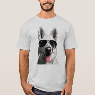 Vit tysk shepherd med solglasögon t shirt