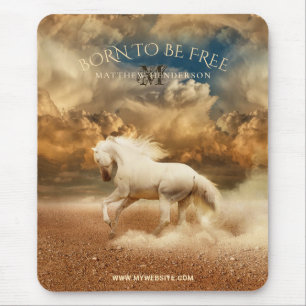 Vit Vild Horse Crossing Desert - Personlig Musmatta