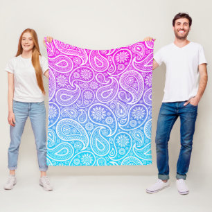 Vit vintage paisley över rosa till blå knut fleecefilt