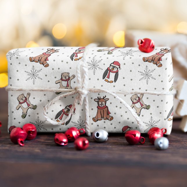 Vita Babys Första julvinter Djur Presentpapper (Baby's First Christmas Winter Animal White Wrapping Paper. Hand-Drawn Penguin, Reindeer, Teddy Bear)