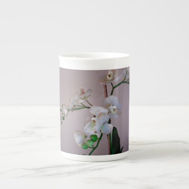 Vita Blommar, Blommigt Benporslin Mugg (Framsidan)