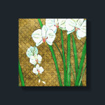 Vita blommor och Grönt Stems på Brown Gräns Canvastryck<br><div class="desc">Vitblommor som hänger av grönt härstammar i biet av Chariklia Zarris. Om du ställer in dig mot en brunt bakgrund och omges av ett brunt gräns är detta en enkel men elegant målning. Lägg till den i ditt hem och njut av skönheten!</div>