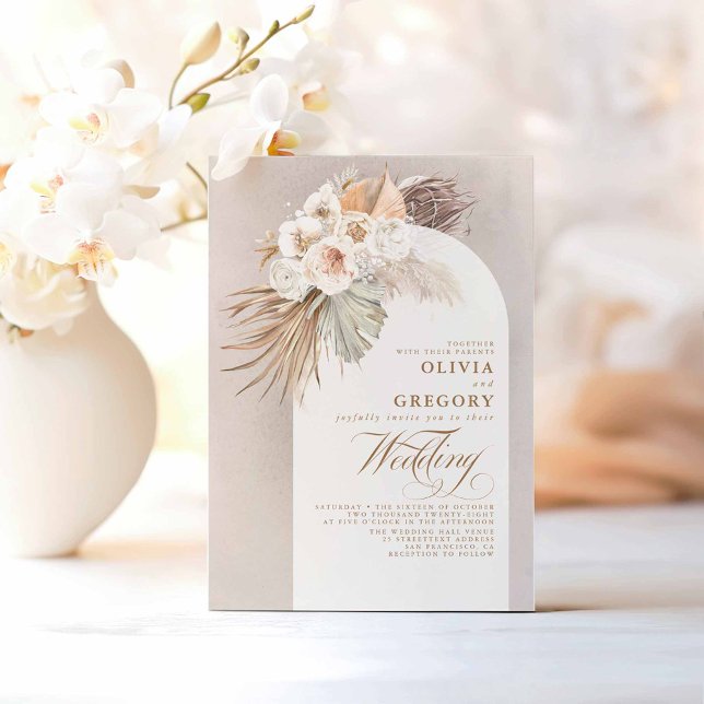 Vita blommor och Pampas Grass Elegant bröllop Inbjudningar (Elegant Boho Arch Floral Wedding Invitations in Beige)