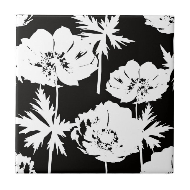 Vita blommor på svart. kakelplatta (Framsidan)