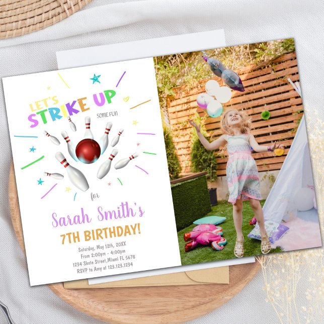 Vita Bowling Birthday-inbjudningar med foto Inbjudningar (White Bowling Birthday Invitations with photo)