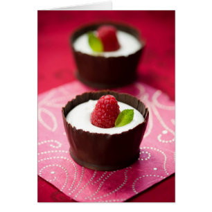 Vita chokladmousse dessert hälsningskort