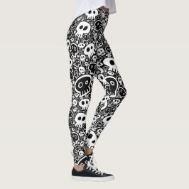 Vita Döskallar på Black Leggings