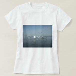 Vita fåglar featehres hakuna matata.JPG T-shirt