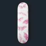Vita fjärilar, grått, Rosa, vattenfärg, Mönster Mini Skateboard Bräda 18,5 Cm<br><div class="desc">Den här scenen och den moderna designen visar vita, handritade fjärilar fyllda med handmålade vattenfärger på bär och rosa ovanpå en enkel vit bakgrund. Den är söt, söt, konstnärlig, girig och originell. Stilisera med den handmålade och handritade designen av konstnären La Femme, Rachel Matheney.***ANMÄRKNING OM VIKTIG UTFORMNING: Om du vill...</div>