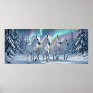 Vita hästar under norrsken i vinterskog poster