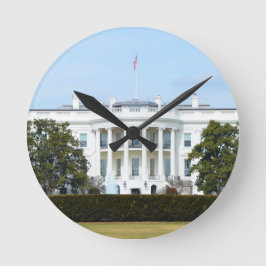 Vita huset från Gräsmatta Rund Klocka