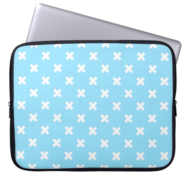Vita kor stygn på baby blue laptop fodral (Framsidan)