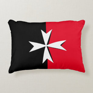 Vita maltesiska symbolen Kor och Malta flagga/kniv Prydnadskudde