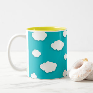 Vita moln på två-tonkaffe Mugg i Blå himmel