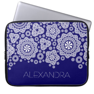 Vita och blå Retro Ornate Circles-Monogram Laptop Fodral