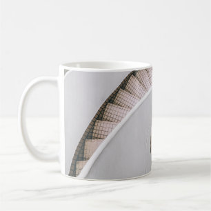 VITA OCH BRONKONKRET SPIRAL TRAPPOR KAFFEMUGG