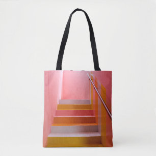 VITA OCH BROWN WOODEN STAIRCASE TYGKASSE