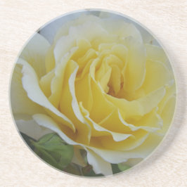 Vita och gul ros underlägg