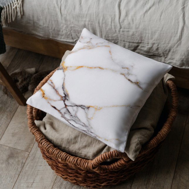 Vita och Guld Marble Struktur Kudde (Skapare uppladdad)