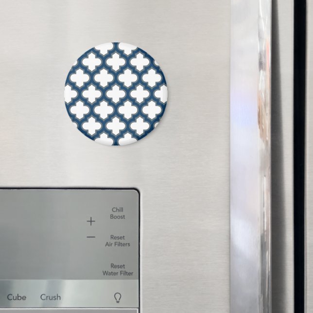 Vita och marinblå trellis, Lattice, Quatrefoil Magnet (In Situ (Fridge))