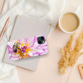 Vita och Rosa Dahlia med Humla