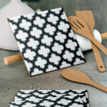 Vita och svarta trellis, lattice, quatrefoil kakelplatta<br><div class="desc">Elegant,  snyggt och sofistikerad marockansk trellis mönster i vitt,  svart och grått färg. Modern gåva och trendig,  perfekt för det latetiska älskare i ditt liv.</div>