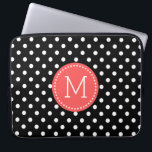 Vita på svart polka-prickar korallrött accenter laptop sleeve<br><div class="desc">Elegant vit polka-dot mönster över anpassadets svarta bakgrund färg. Kornröda cirklar accentuerar anpassadet och valfritt monogram.</div>