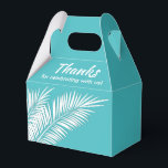 Vita palmblad på turkosa presentaskar<br><div class="desc">Presentaskar med vita palmblad på turkos bakgrund. Perfekt för alla fester,  födelsedagsfester,  bröllopsfester,  förlovningsfester,  pensionsfester,  bröllop och mer. Klicka på Anpassa för att ändra bakgrundsfärg,  typsnitt och lägga till text. Se inbjudningar och matchande artiklar i vår butik ---> http://bit.ly/2UyWIVj <---</div>