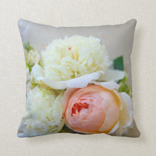 Vita ponnyer, rosa ros kudde