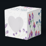 Vita präglade med akvarellblommor presentaskar<br><div class="desc">Akvarellblommönster på vit präglad bakgrund för bröllop</div>