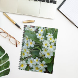 Vita primerer med Blommigten Gult Center Anteckningsbok