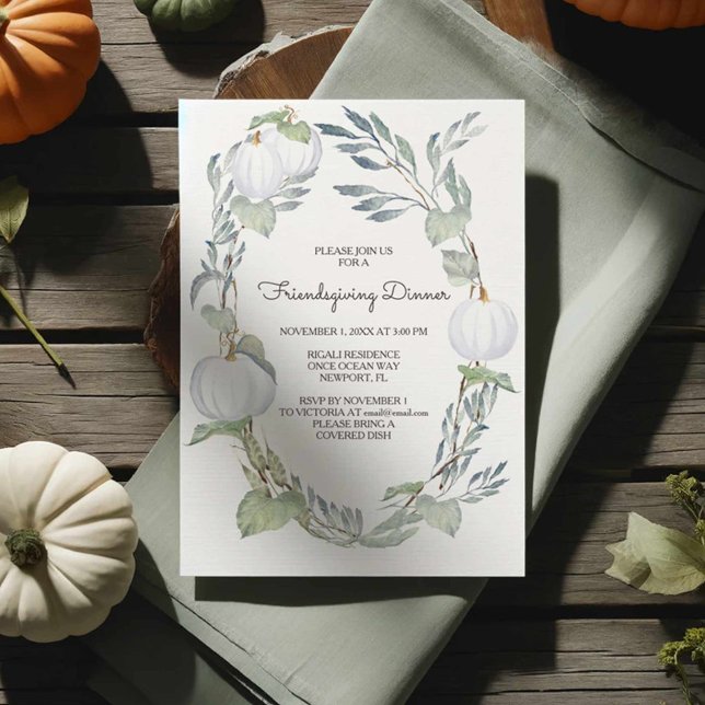 Vita Pumpkin Friendsgiving-inbjudningar Inbjudningar (White pumpkin Friendsgiving invitations)