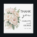 Vita rosa blommigt Rustic bröllopsfavörer Magnet<br><div class="desc">Vita rosa-blommigtar,  ,  roliga bröllopsfavoriter,  enkelt anpassat och personlig för dina speciella bröllop-evenemang genom att lägga till namn och datum</div>