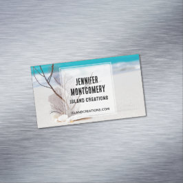 Vita Seashells på en tropisk strand Magnetiska Visitkort