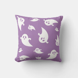 Vita spök siluetter på lila kuslig Halloween Kudde