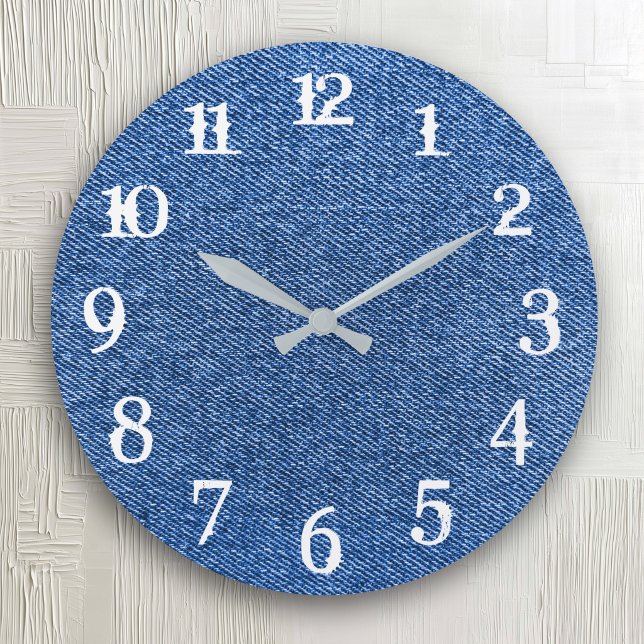 Vita stänkiga siffror i djupblå denim stor klocka (White Splash Numbers Deep Blue Denim Large Clock)