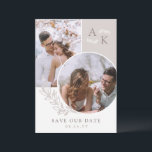 Vita Taupe Grönska Överlappande Foton Spara Datumet<br><div class="desc">Dubbel sidig save the date-kort i vitt och taupe med era initialer,  överlappande foton och grönska med rena eleganta typsnitt. Foto save the date-kort med en modern design personliggjord med er monogram och foton,  två på ena sidan och en på den andra.</div>