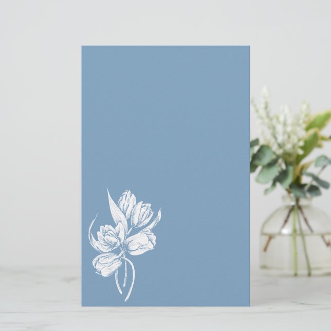 Vita Tulips på Dusk Blue Brevpapper (Stående Fram)