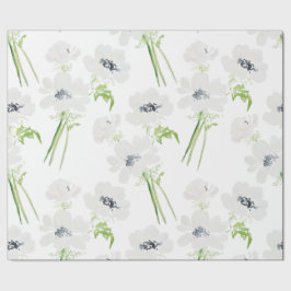 Vita vattenfärgade anemonblommor på vitt presentpapper