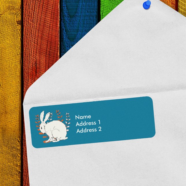 Vita växter på blå Orange i sitta, kanin,  Returadress Etikett (White Rabbit sitting in orange and white plants on dark blue return address labels.)