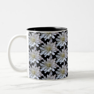 Vitblommor från daisy mönster Två-Tonad mugg