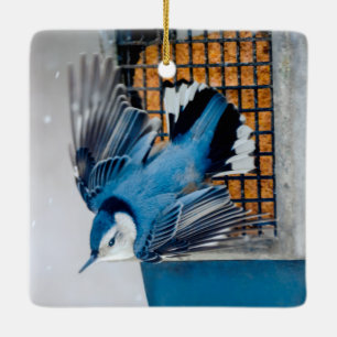 Vitbröstad nuthatch i Snö - Originalfoto Julgransprydnad Keramik