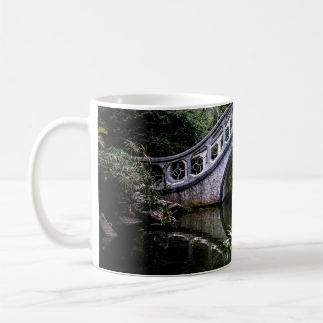 VITE BRIDGE SOM KÖRS AV TRÄD KAFFEMUGG (Vänster)